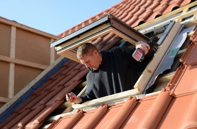 Pose de fenêtres de toit Velux à Bessas